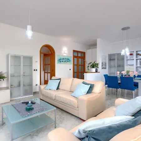 شقة Hrvatin By Interhome بولا