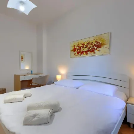 Hrvatin By Interhome شقة