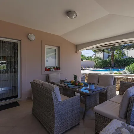 Hrvatin By Interhome شقة