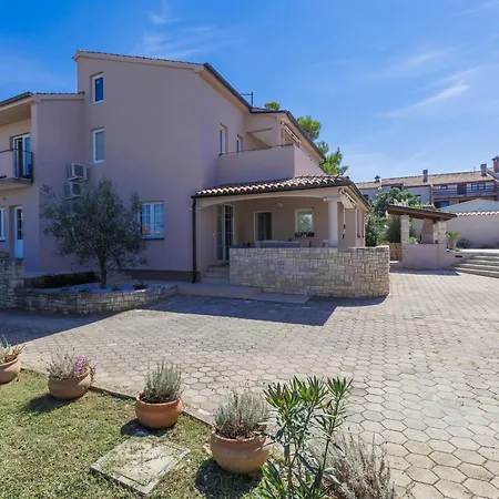Hrvatin By Interhome شقة بولا