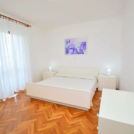Hrvatin Apartment Stinjan